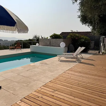 La Blanche A Avec Piscine Et Vue Vila
